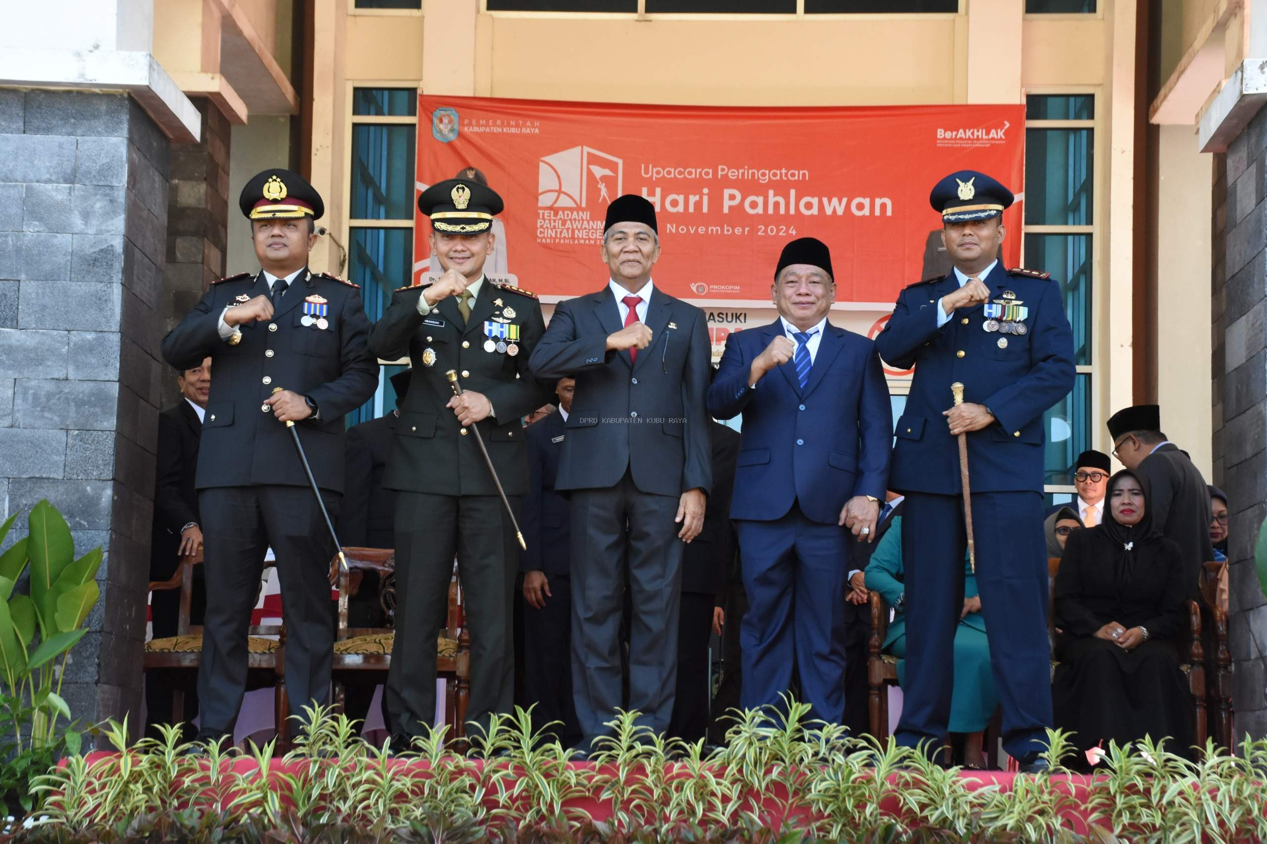 Ketua DPRD Kubu Raya Hadiri Upacara Hari Pahlawan di Halaman Kantor Bupati Kubu Raya