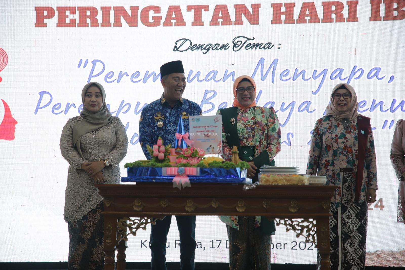 Wakil Ketua DPRD Kubu Raya Hadiri Peringatan Acara Puncak Hari Ibu ke - 96